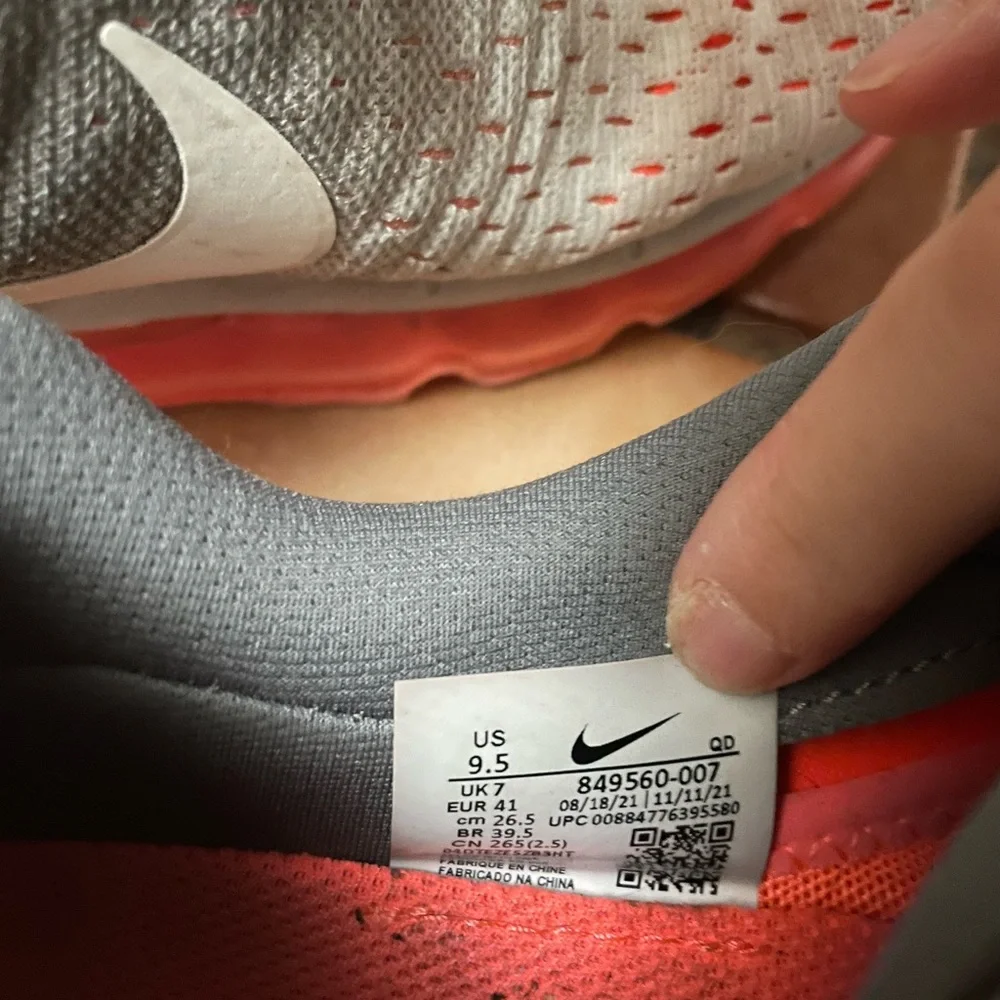 Women’s Nike Air Max Gray Red Sneakers Size 9.5 | Cushioned Running Style